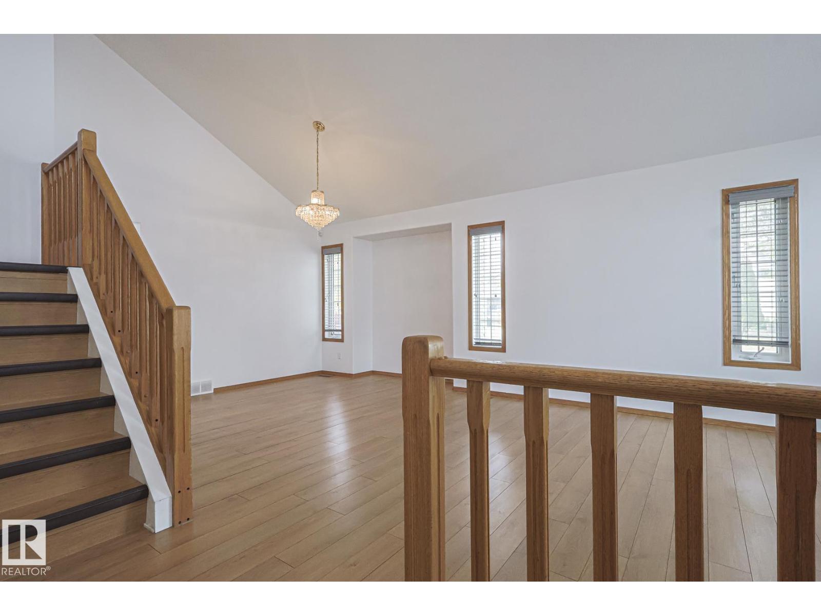 4631 43 Av Nw, Edmonton, Alberta  T6L 6L9 - Photo 4 - E4460205