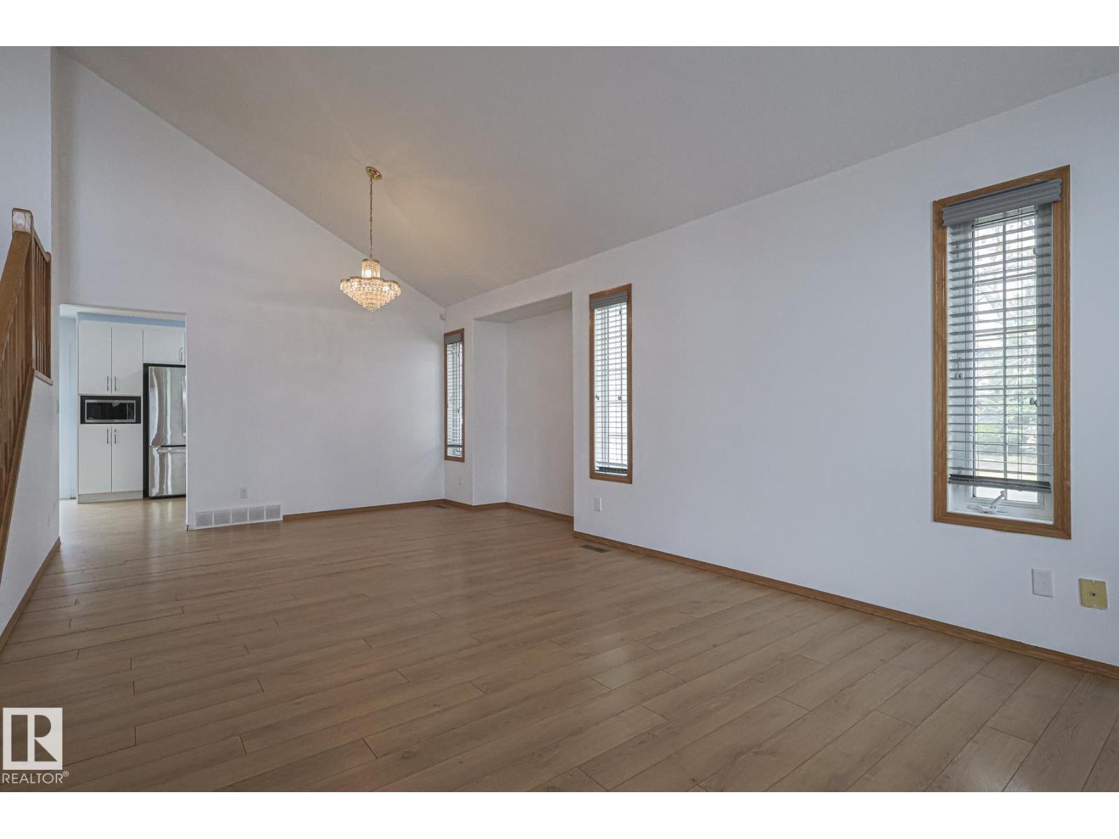 4631 43 Av Nw, Edmonton, Alberta  T6L 6L9 - Photo 5 - E4460205