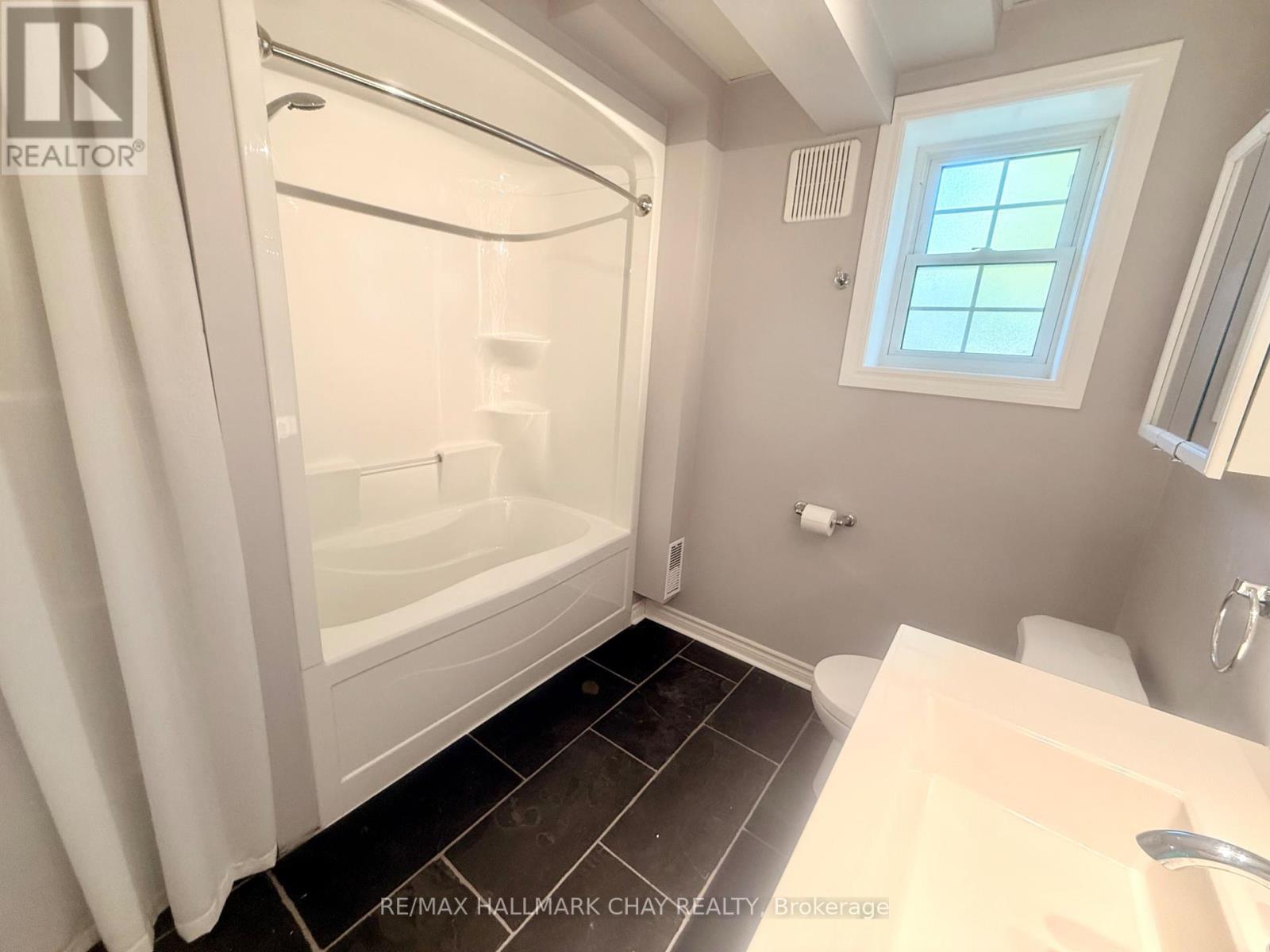 1047 Larch Street, Innisfil, Ontario  L0L 1C0 - Photo 21 - N12366702