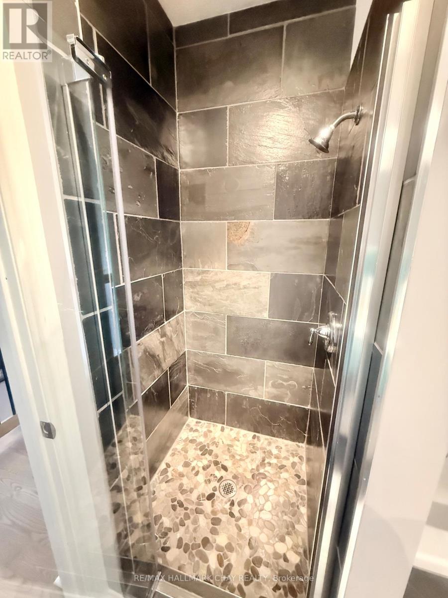 1047 Larch Street, Innisfil, Ontario  L0L 1C0 - Photo 15 - N12366702