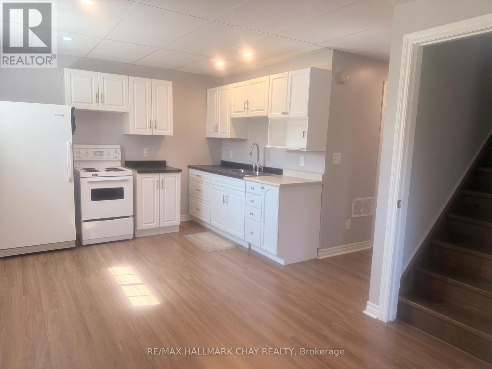 1047 Larch Street, Innisfil, Ontario  L0L 1C0 - Photo 17 - N12366702