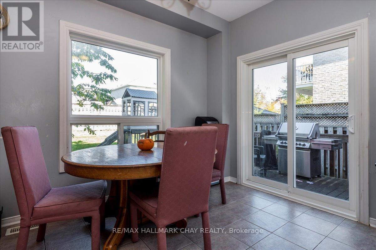 1967 Wilson Street, Innisfil, Ontario  L9S 2A1 - Photo 8 - N12556460