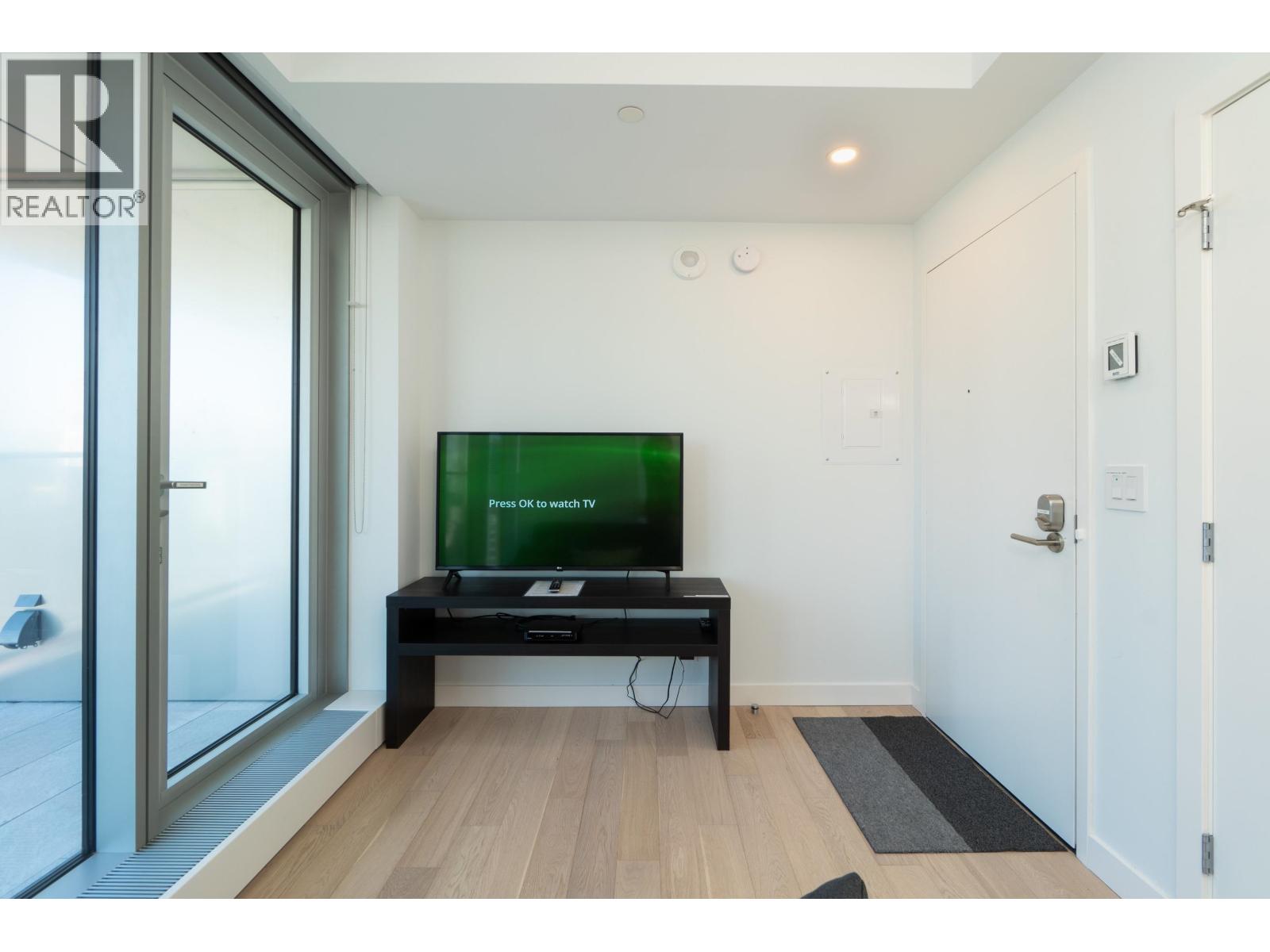 2010 1480 Howe Street, Vancouver, British Columbia  V6Z 0G5 - Photo 3 - R3072909