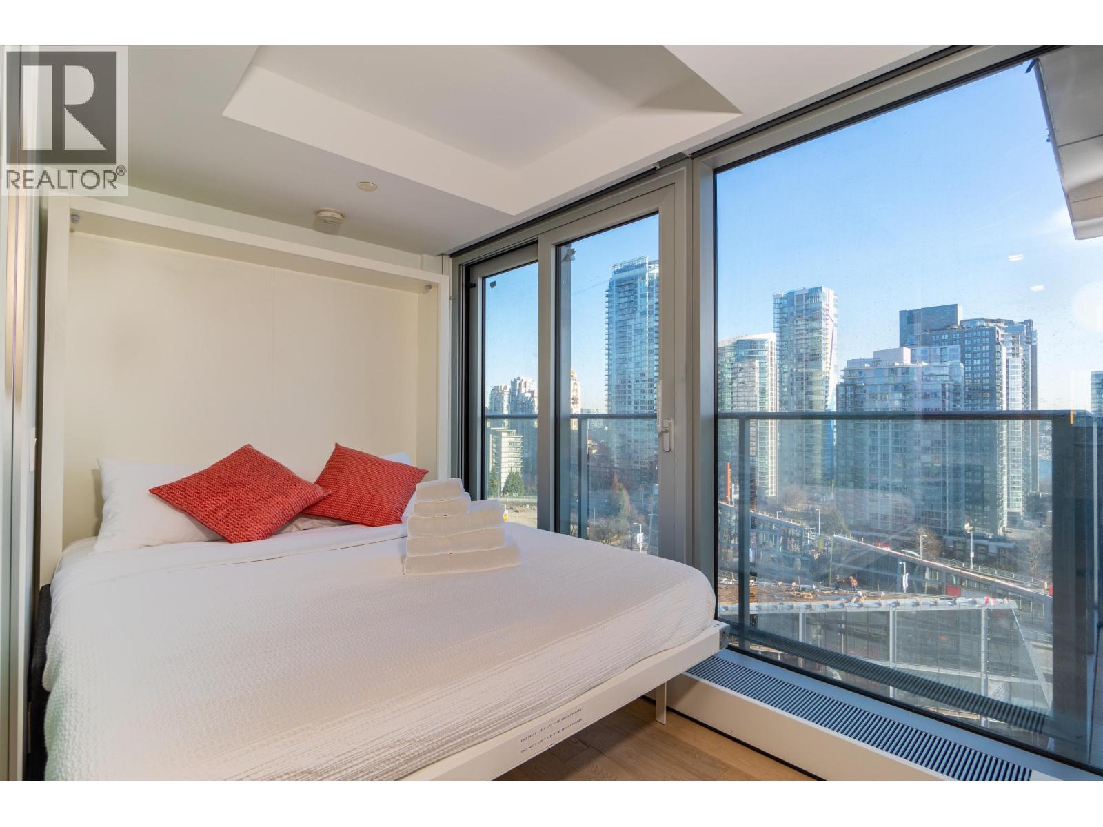 2010 1480 Howe Street, Vancouver, British Columbia  V6Z 0G5 - Photo 1 - R3072909