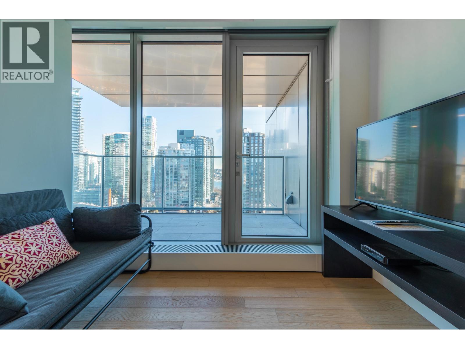 2010 1480 Howe Street, Vancouver, British Columbia  V6Z 0G5 - Photo 2 - R3072909