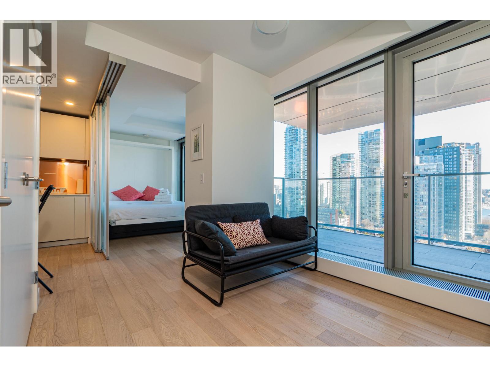 2010 1480 Howe Street, Vancouver, British Columbia  V6Z 0G5 - Photo 5 - R3072909