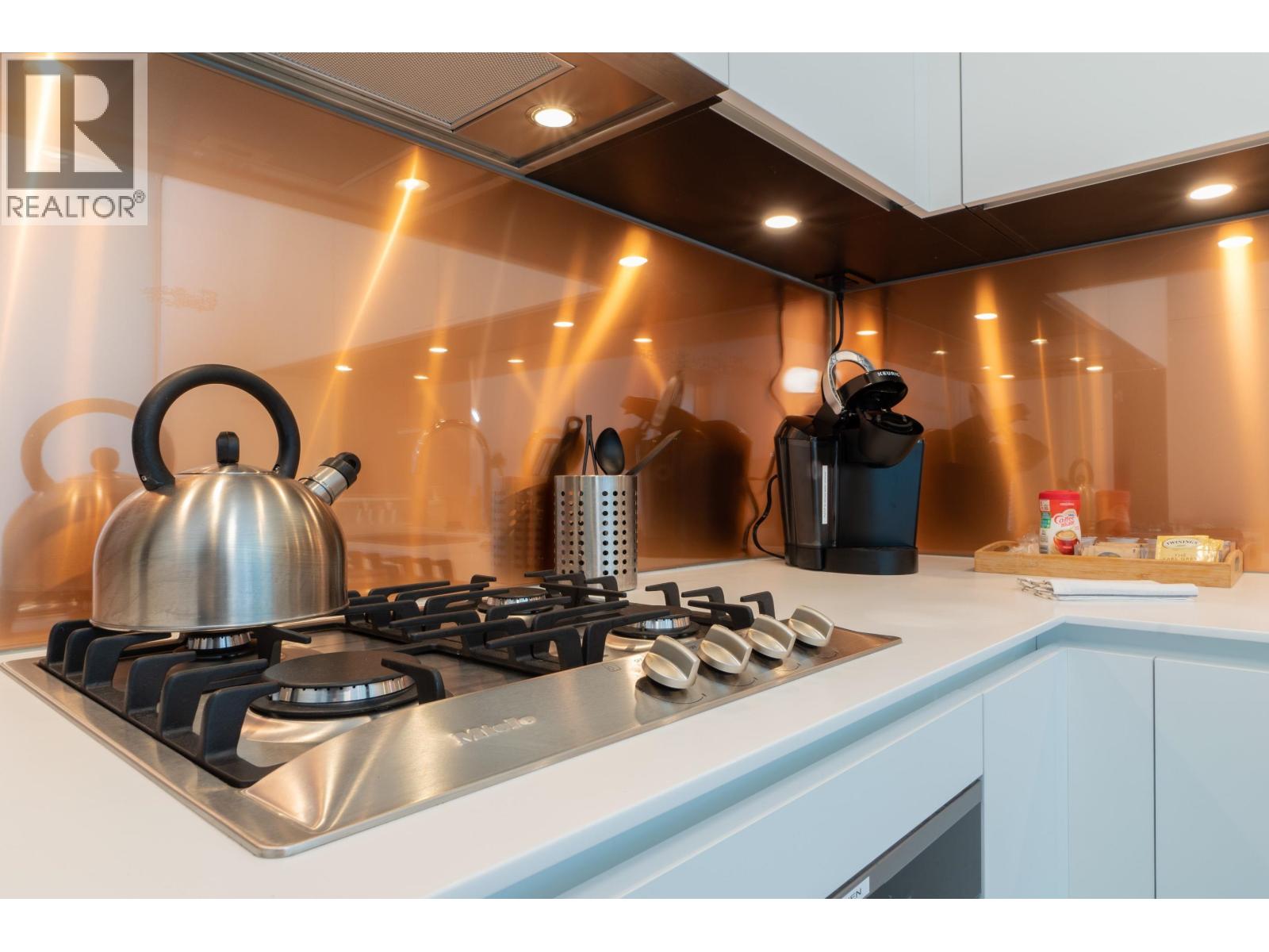 2010 1480 Howe Street, Vancouver, British Columbia  V6Z 0G5 - Photo 13 - R3072909