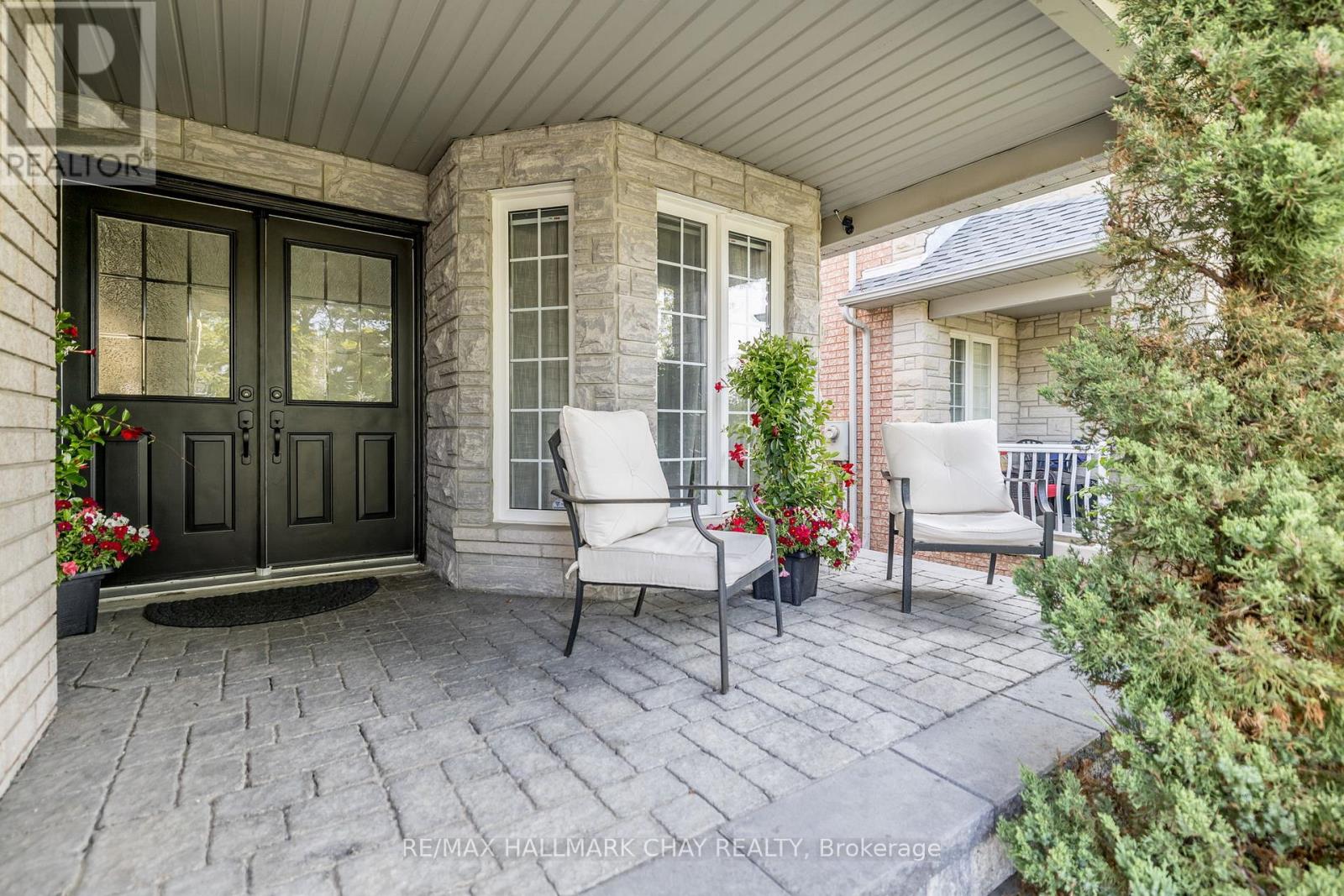 160 Golden Gate Circle, Vaughan, Ontario  L4H 1N6 - Photo 4 - N12490628