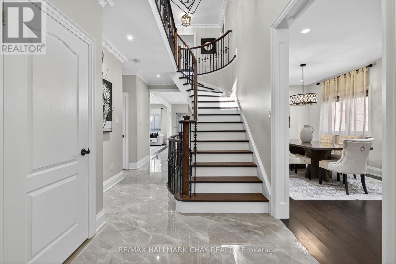 160 Golden Gate Circle, Vaughan, Ontario  L4H 1N6 - Photo 6 - N12490628