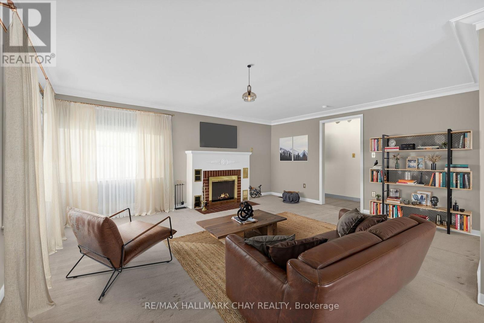 33 Mill Street S, Brampton, Ontario  L6Y 1S7 - Photo 3 - W12546604