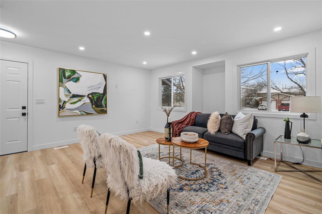 147 Albina Way, Winnipeg, Manitoba  R2R 1G5 - Photo 4 - 202529633