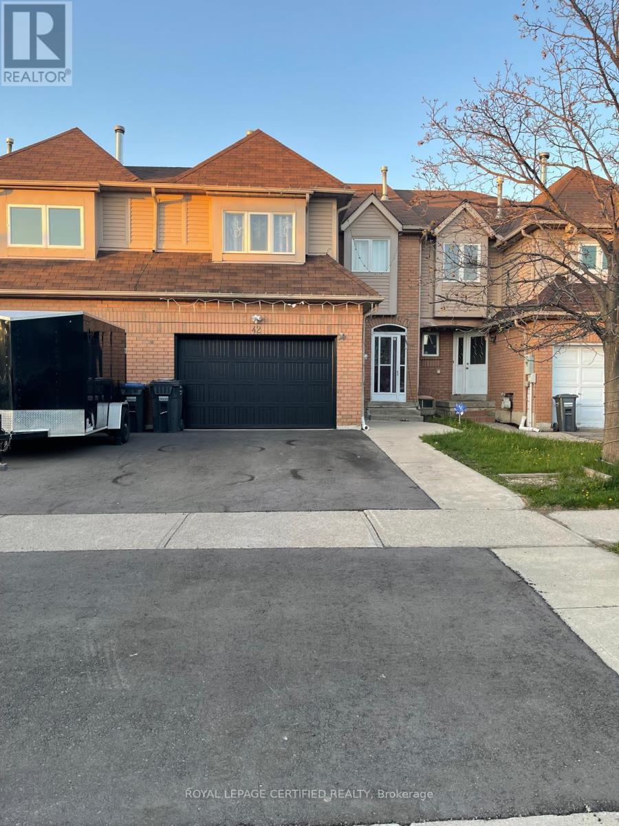 42 WOOLISTON CRESCENT, Brampton, Ontario