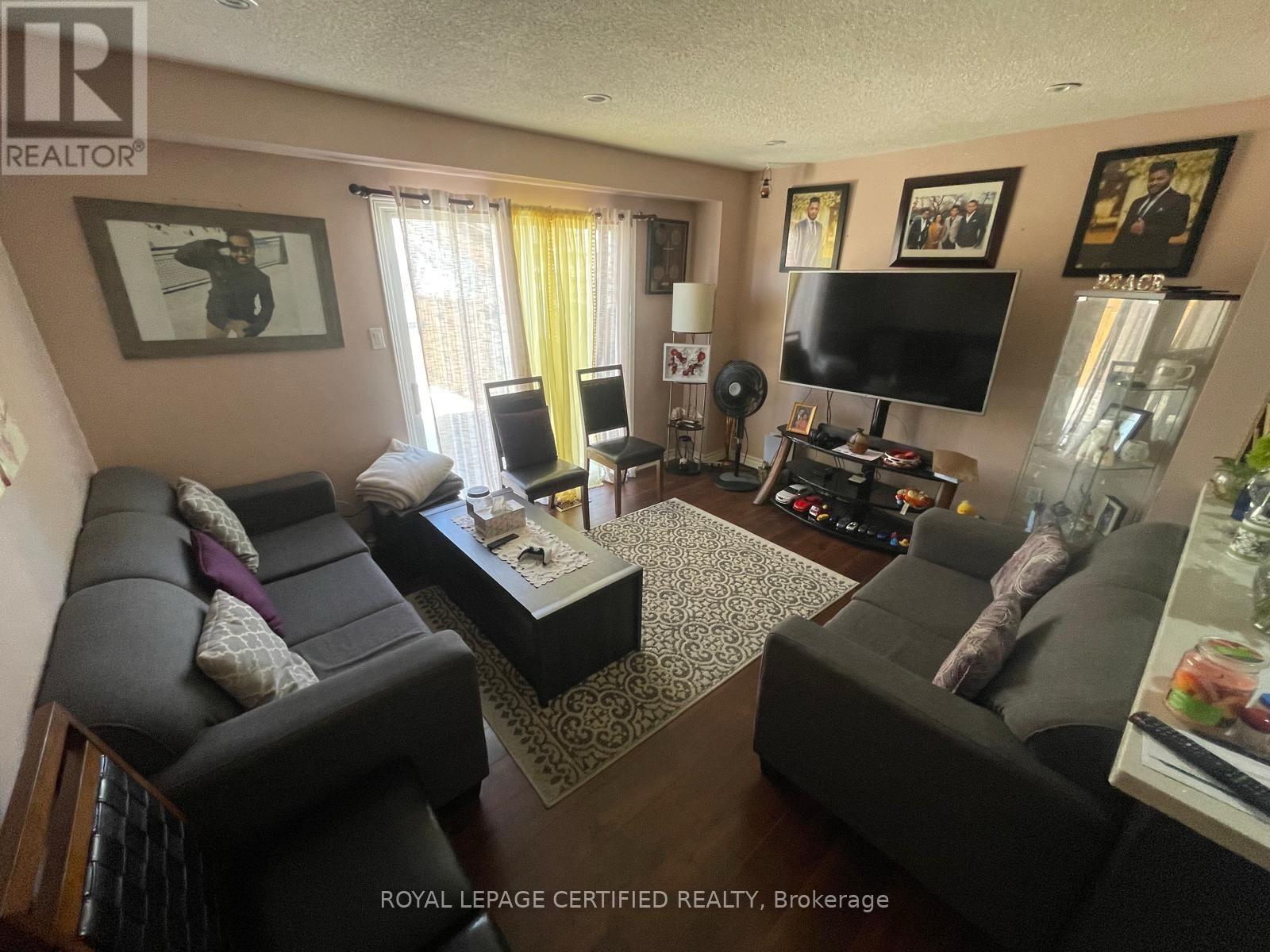 42 Wooliston Crescent, Brampton, Ontario  L6Y 4J5 - Photo 2 - W12611582