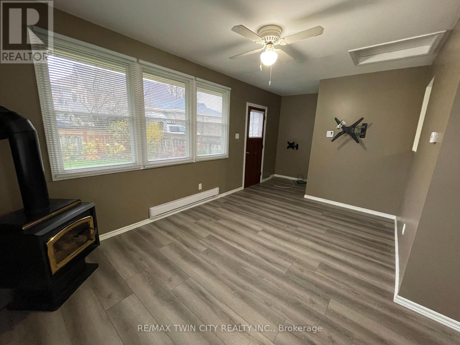 75 Park Avenue, Brantford, Ontario  N3S 5H4 - Photo 6 - X12458036