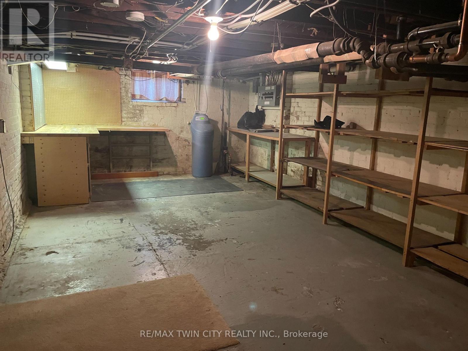 75 Park Avenue, Brantford, Ontario  N3S 5H4 - Photo 8 - X12458036