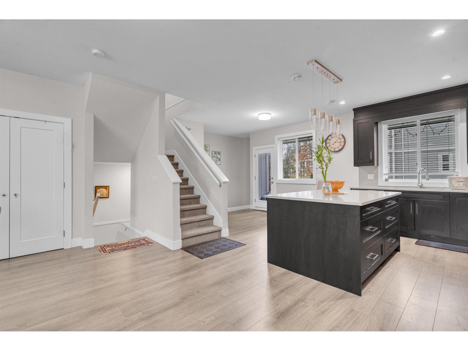 2 32035 Mt Waddington Avenue, Abbotsford, British Columbia  V2T 0H1 - Photo 8 - R3072381