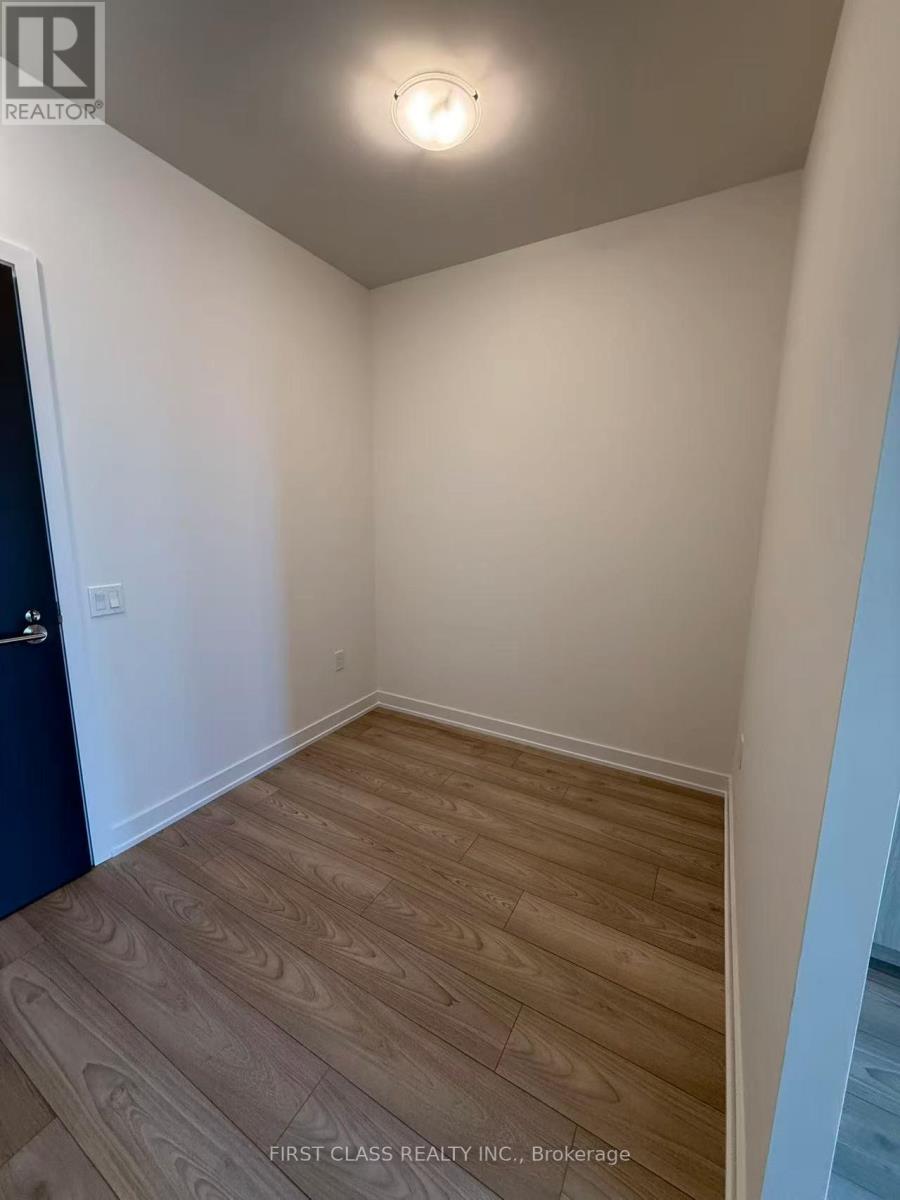 5858 Yonge Street, Toronto, Ontario  M2M 0C6 - Photo 9 - C12611630