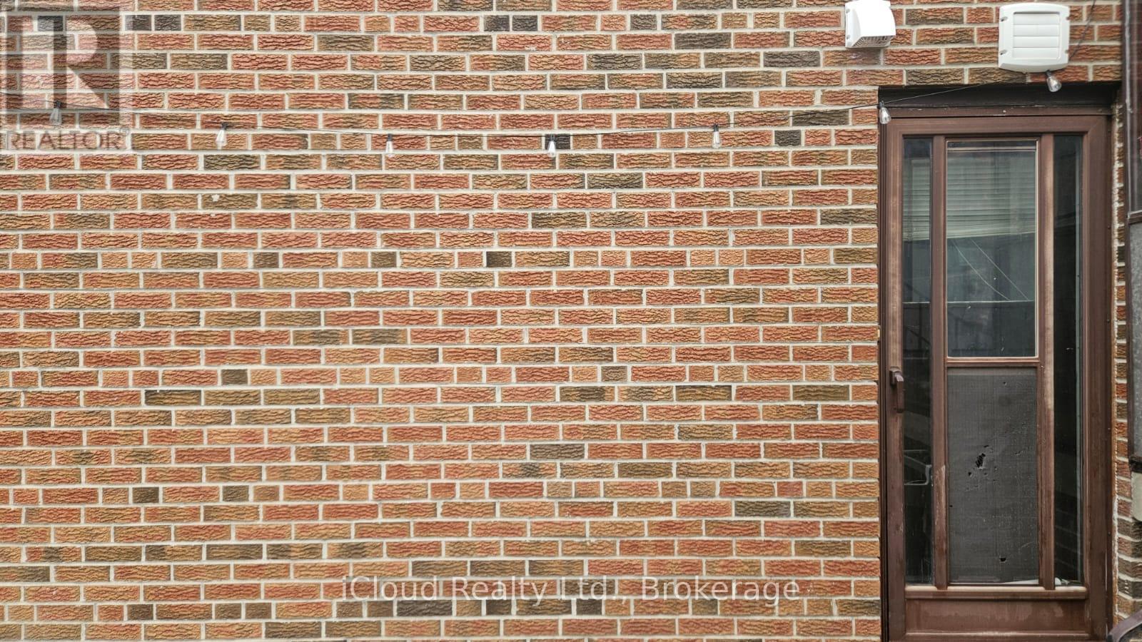 B - 110 WEXFORD BOULEVARD, Toronto, Ontario