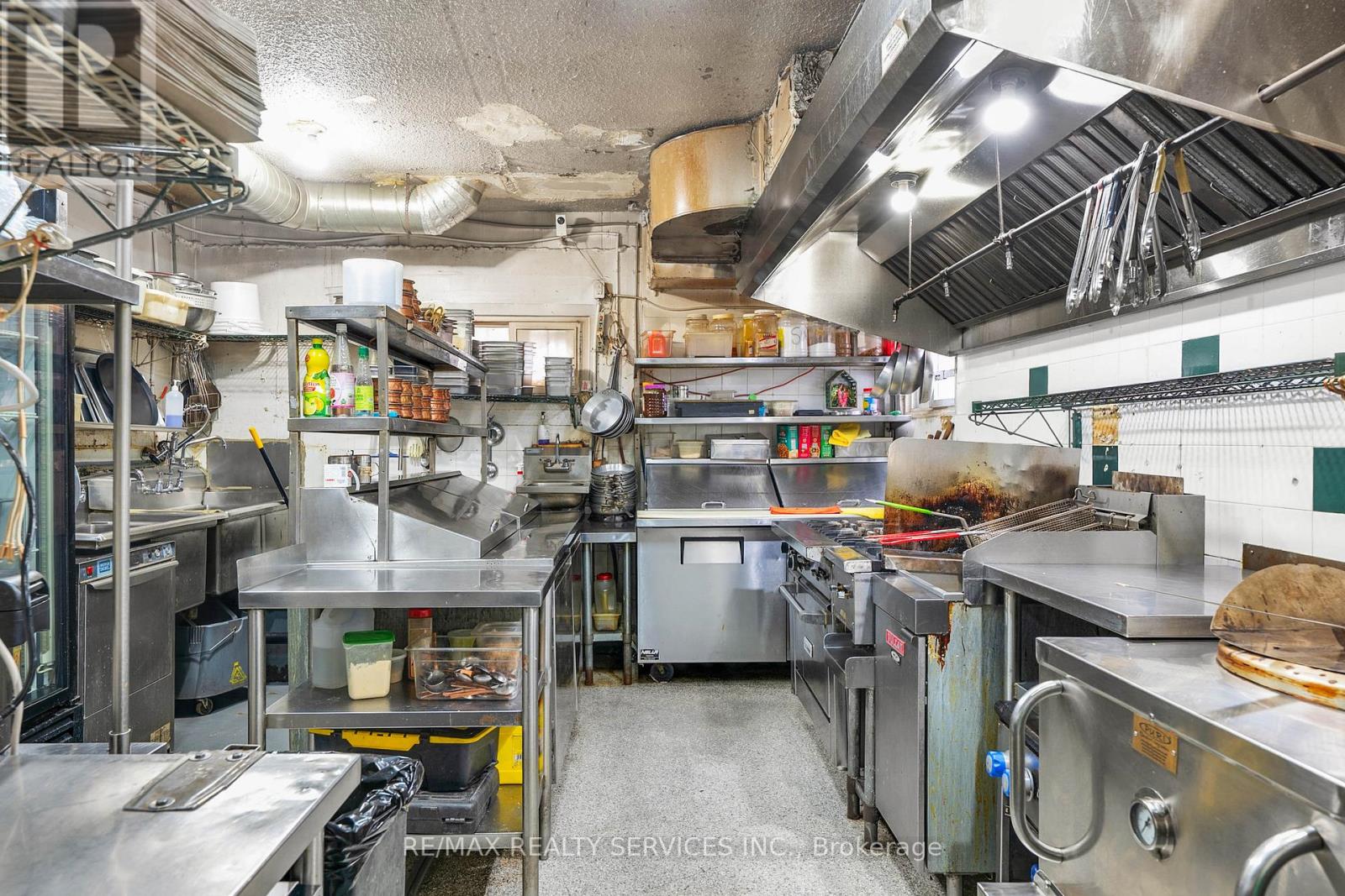 84 KING STREET W, Oshawa, Ontario