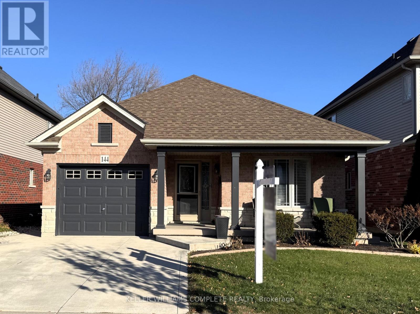 144 SUMNER CRESCENT, Grimsby, Ontario