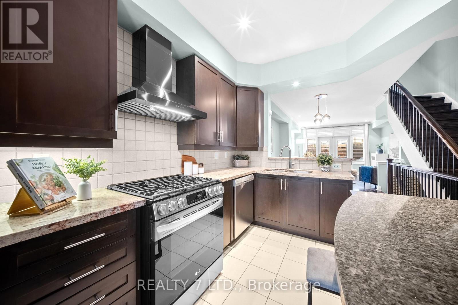 44 Furrow Lane, Toronto, Ontario  M8Z 0A3 - Photo 11 - W12611612