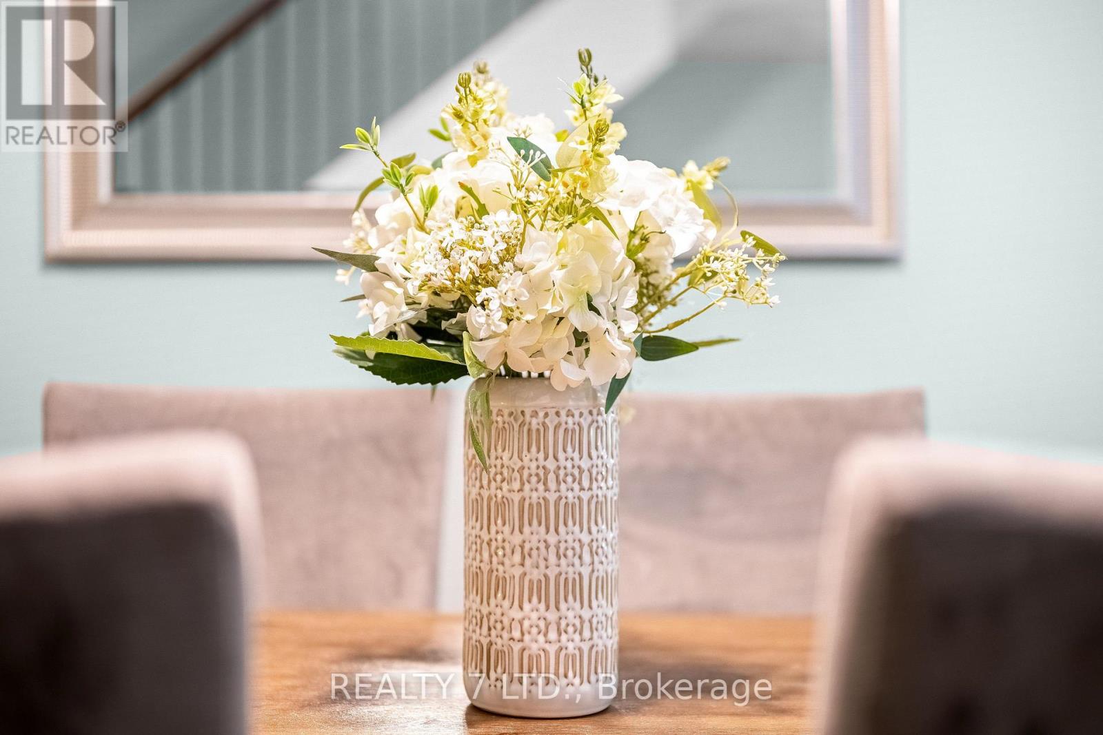 44 Furrow Lane, Toronto, Ontario  M8Z 0A3 - Photo 13 - W12611612