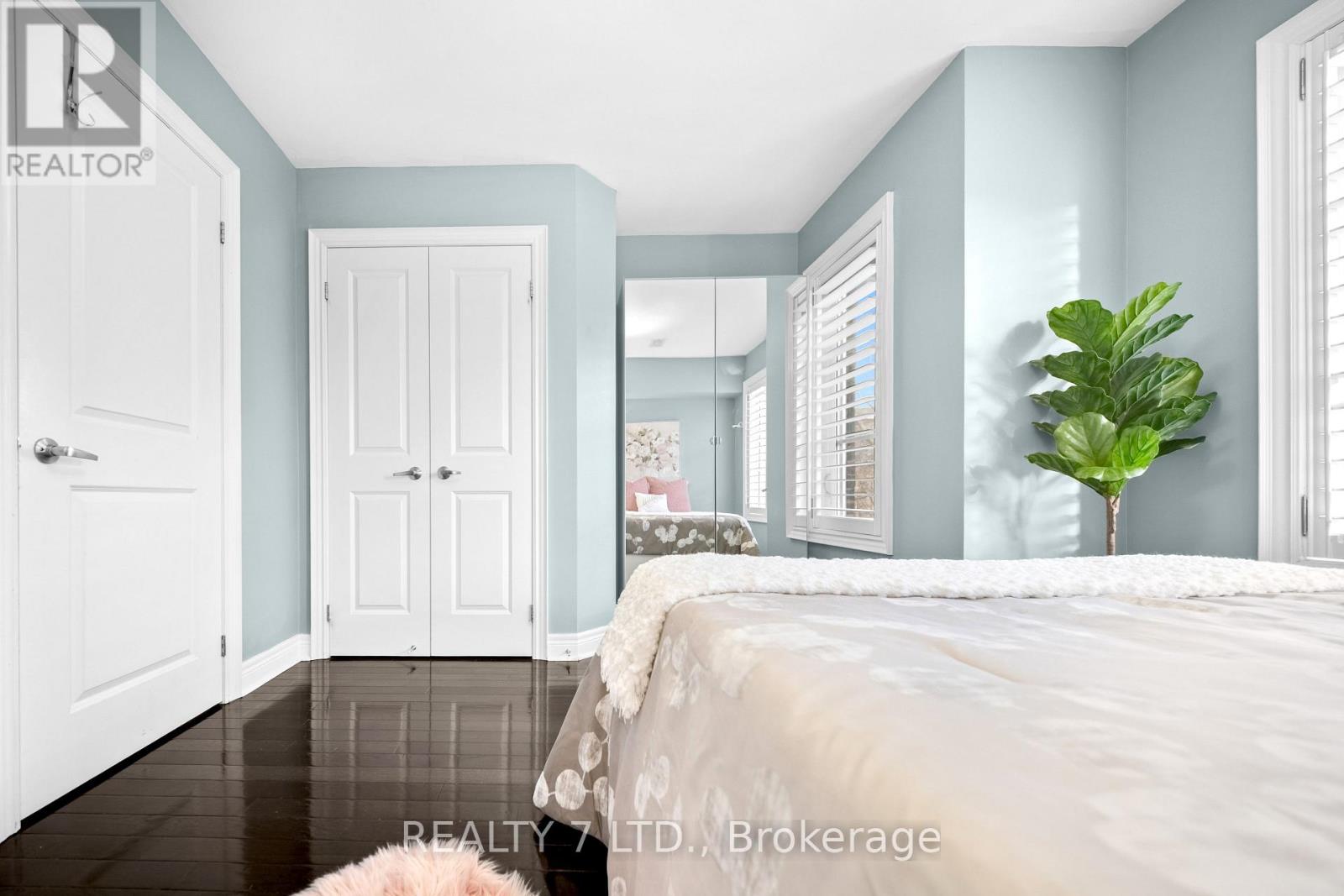 44 Furrow Lane, Toronto, Ontario  M8Z 0A3 - Photo 19 - W12611612