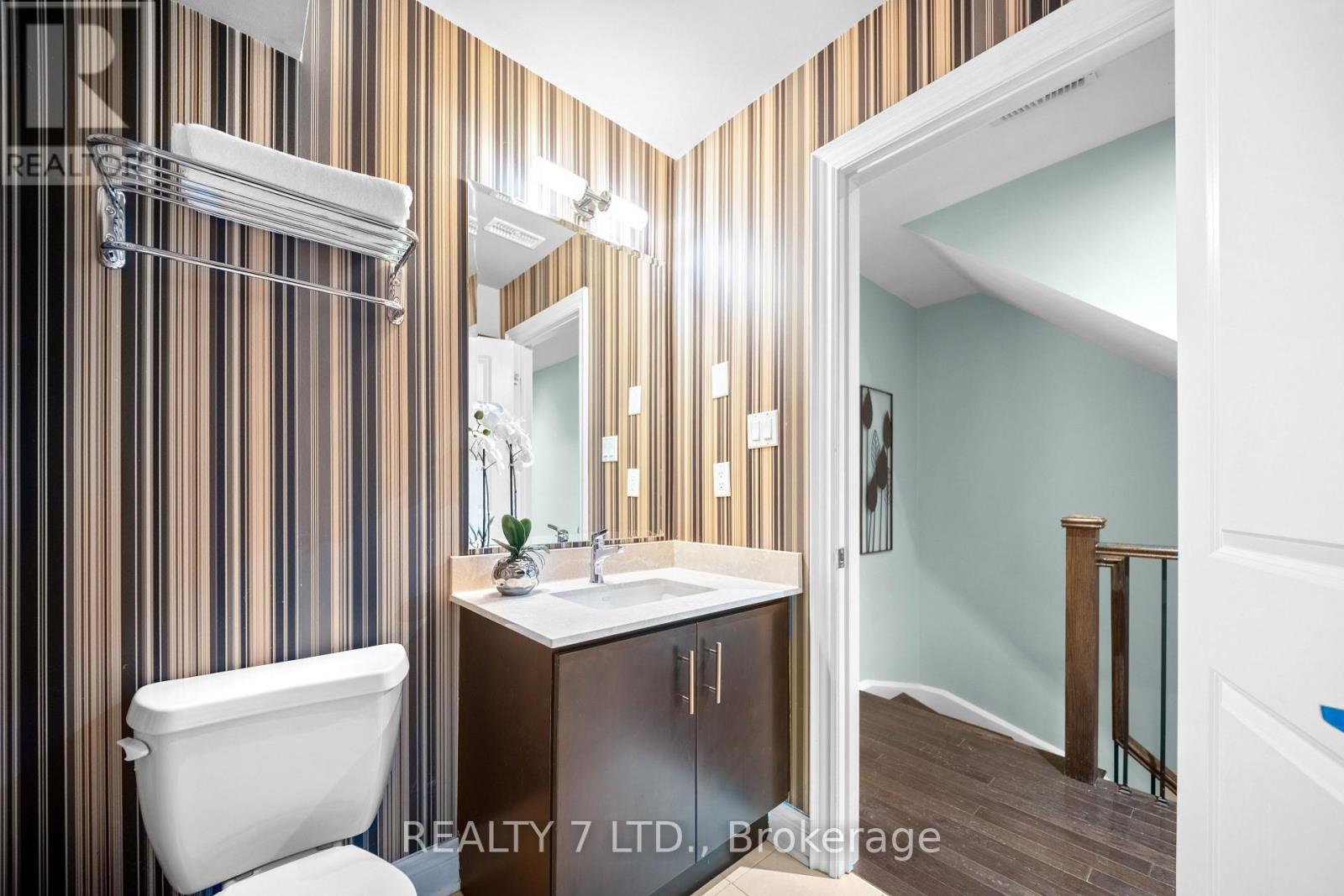 44 Furrow Lane, Toronto, Ontario  M8Z 0A3 - Photo 28 - W12611612