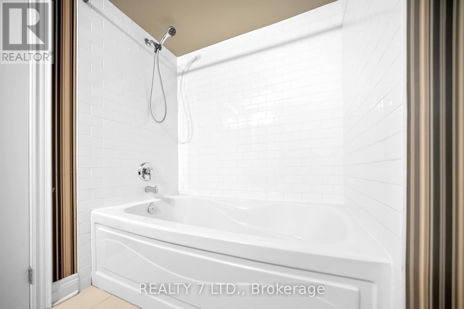 44 Furrow Lane, Toronto, Ontario  M8Z 0A3 - Photo 30 - W12611612