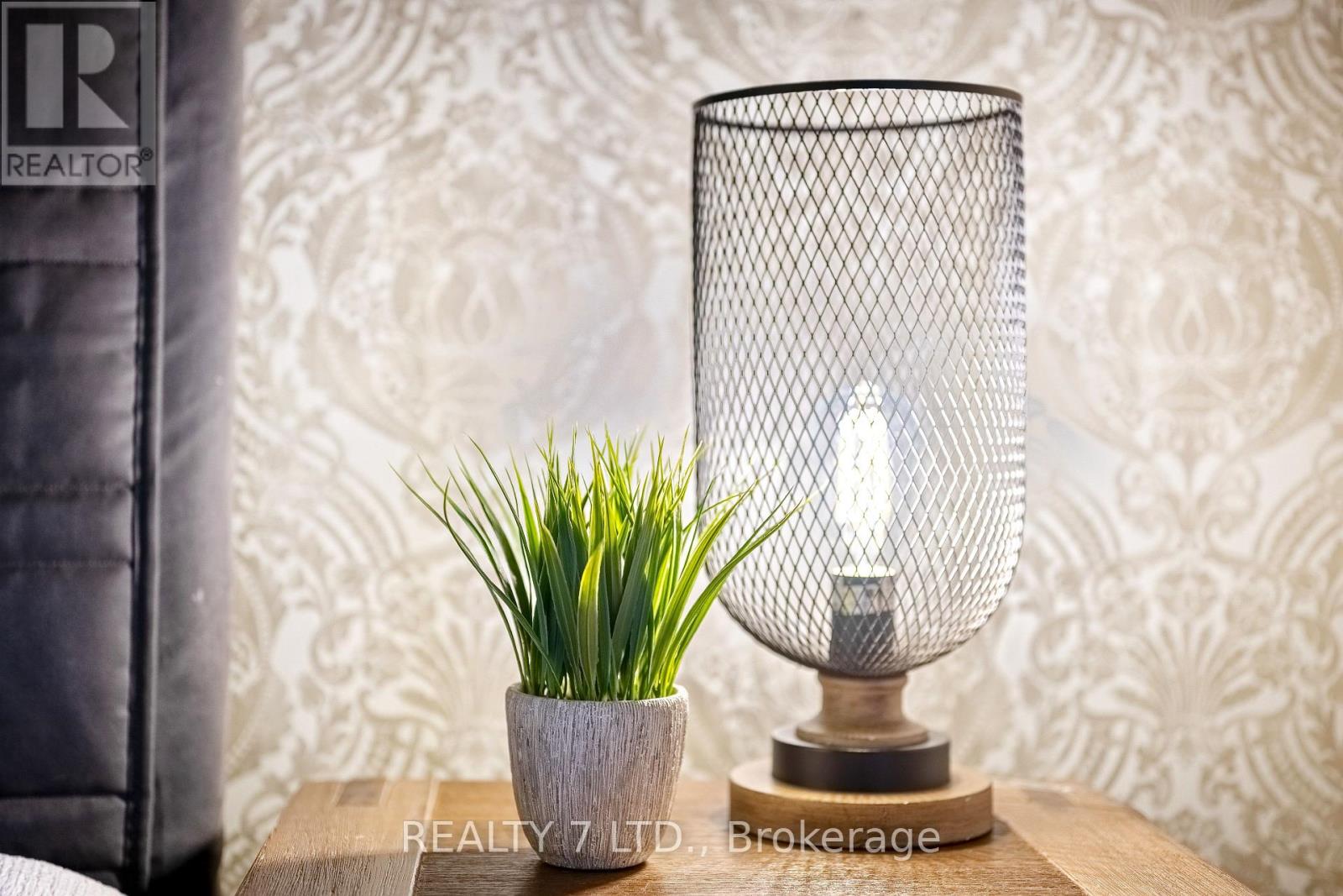 44 Furrow Lane, Toronto, Ontario  M8Z 0A3 - Photo 35 - W12611612