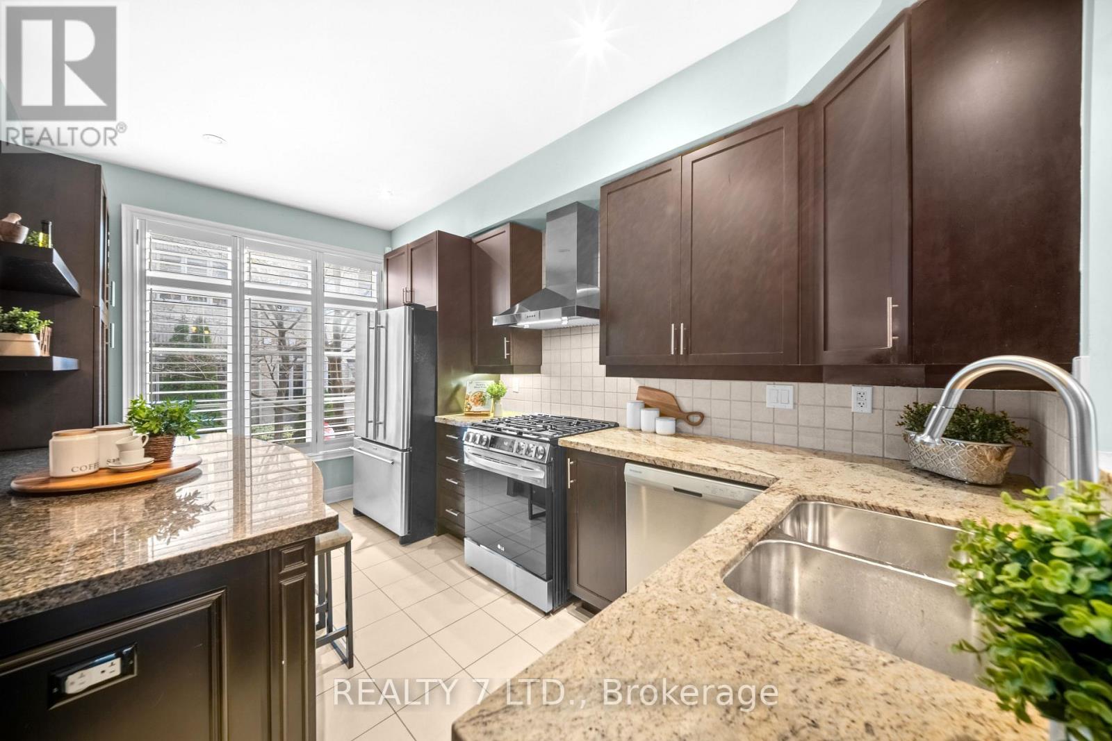 44 Furrow Lane, Toronto, Ontario  M8Z 0A3 - Photo 6 - W12611612