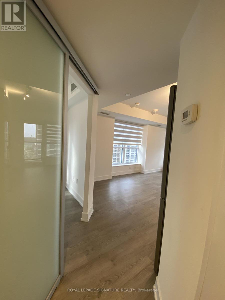 1433 - 5 Mabelle Avenue, Toronto, Ontario  M9A 0C8 - Photo 10 - W12611622