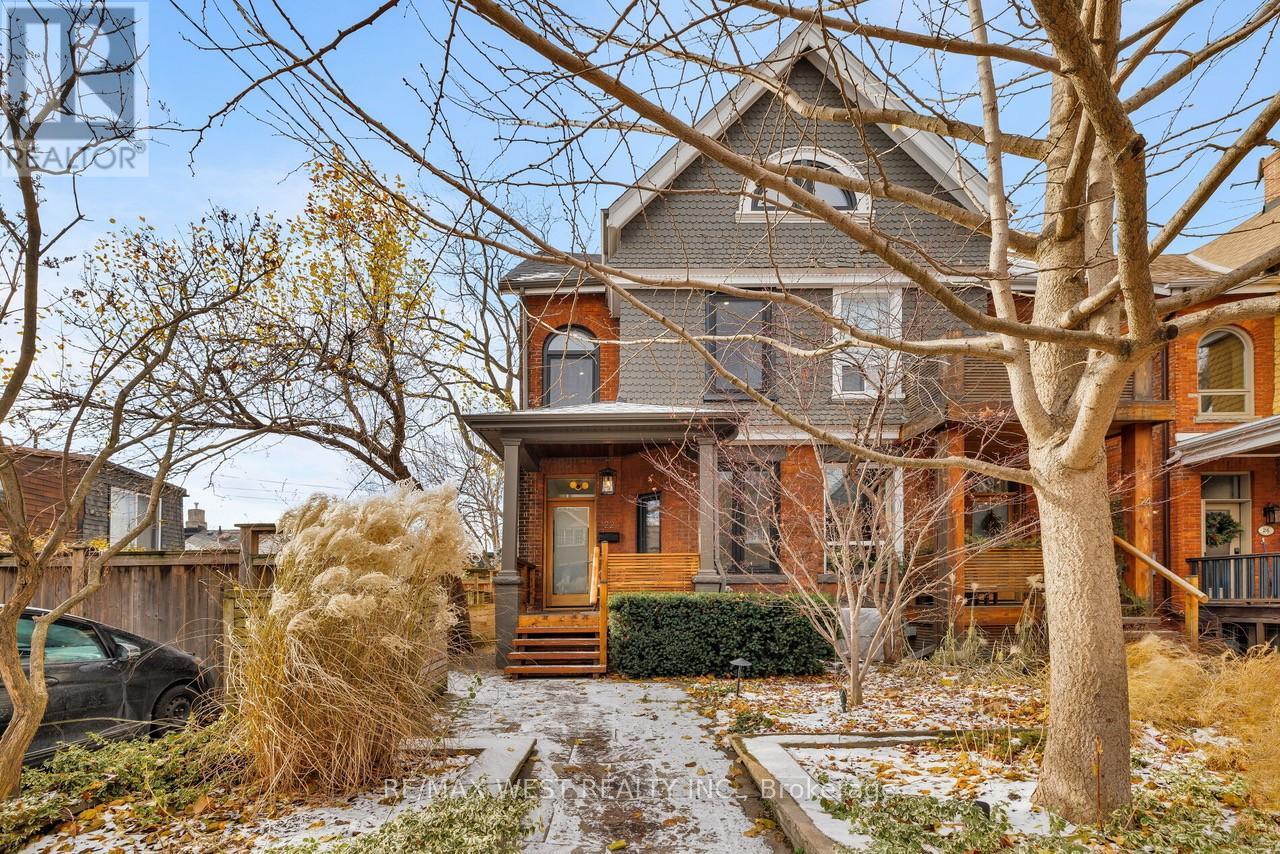 22 COWAN AVENUE, Toronto, Ontario