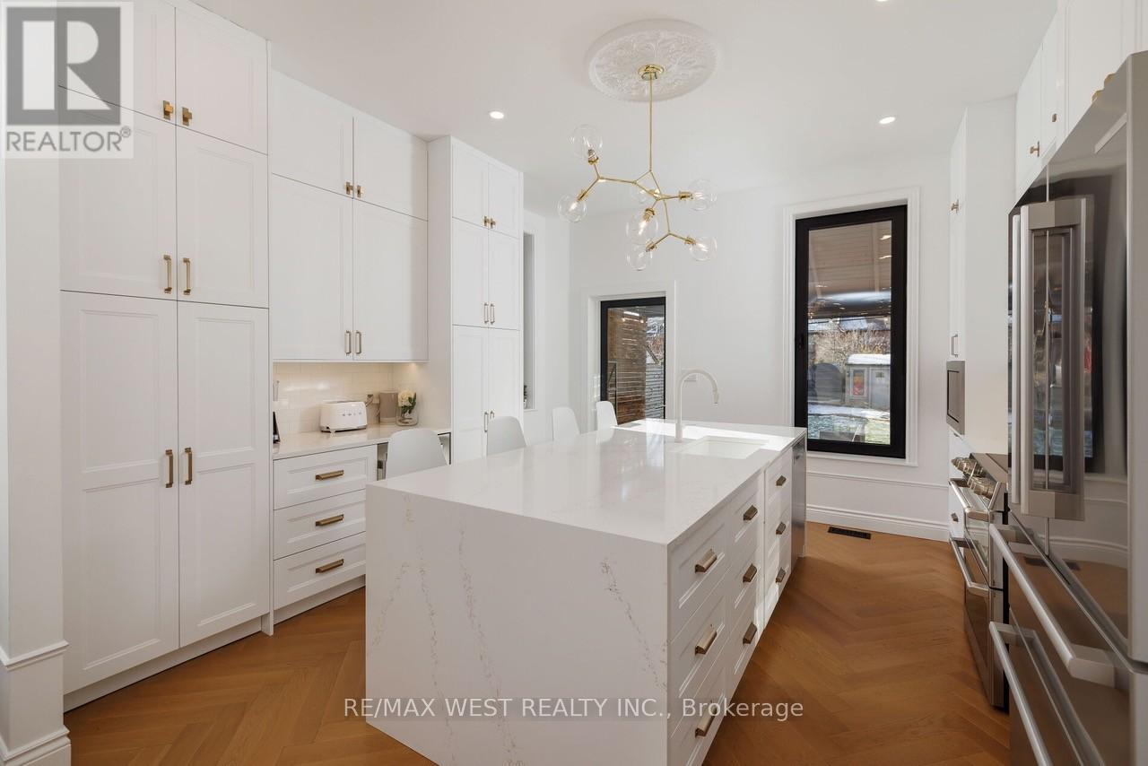 22 Cowan Avenue, Toronto, Ontario  M6K 2N4 - Photo 13 - W12611634