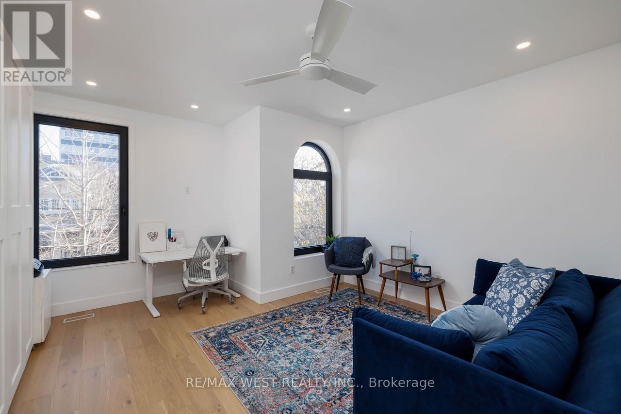 22 Cowan Avenue, Toronto, Ontario  M6K 2N4 - Photo 14 - W12611634