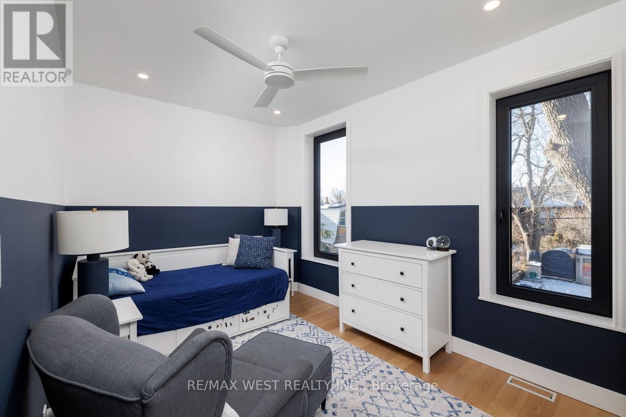 22 Cowan Avenue, Toronto, Ontario  M6K 2N4 - Photo 17 - W12611634