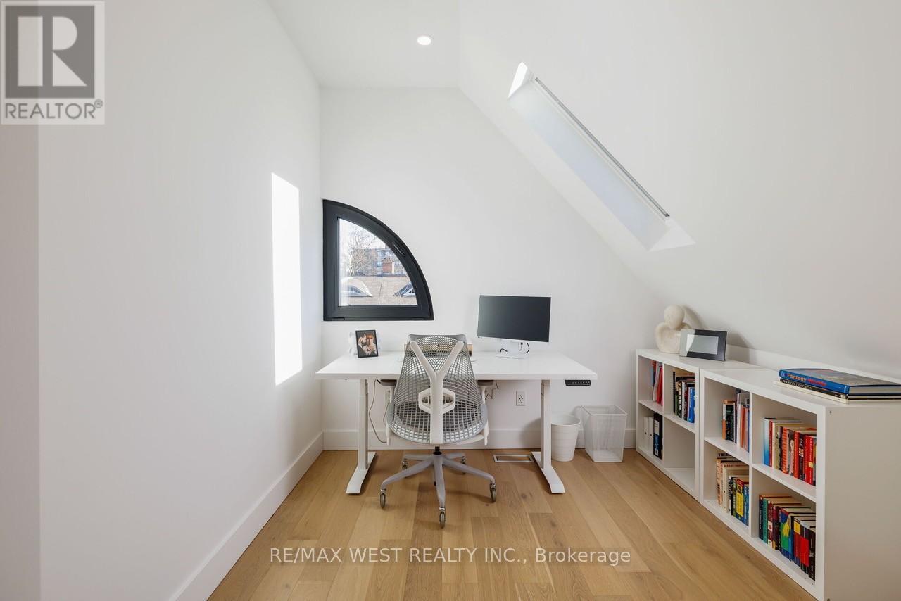 22 Cowan Avenue, Toronto, Ontario  M6K 2N4 - Photo 21 - W12611634