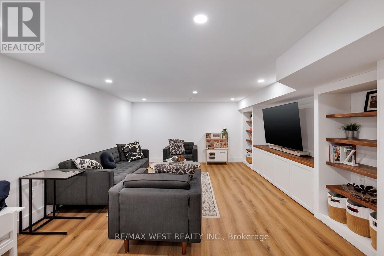 22 Cowan Avenue, Toronto, Ontario  M6K 2N4 - Photo 23 - W12611634