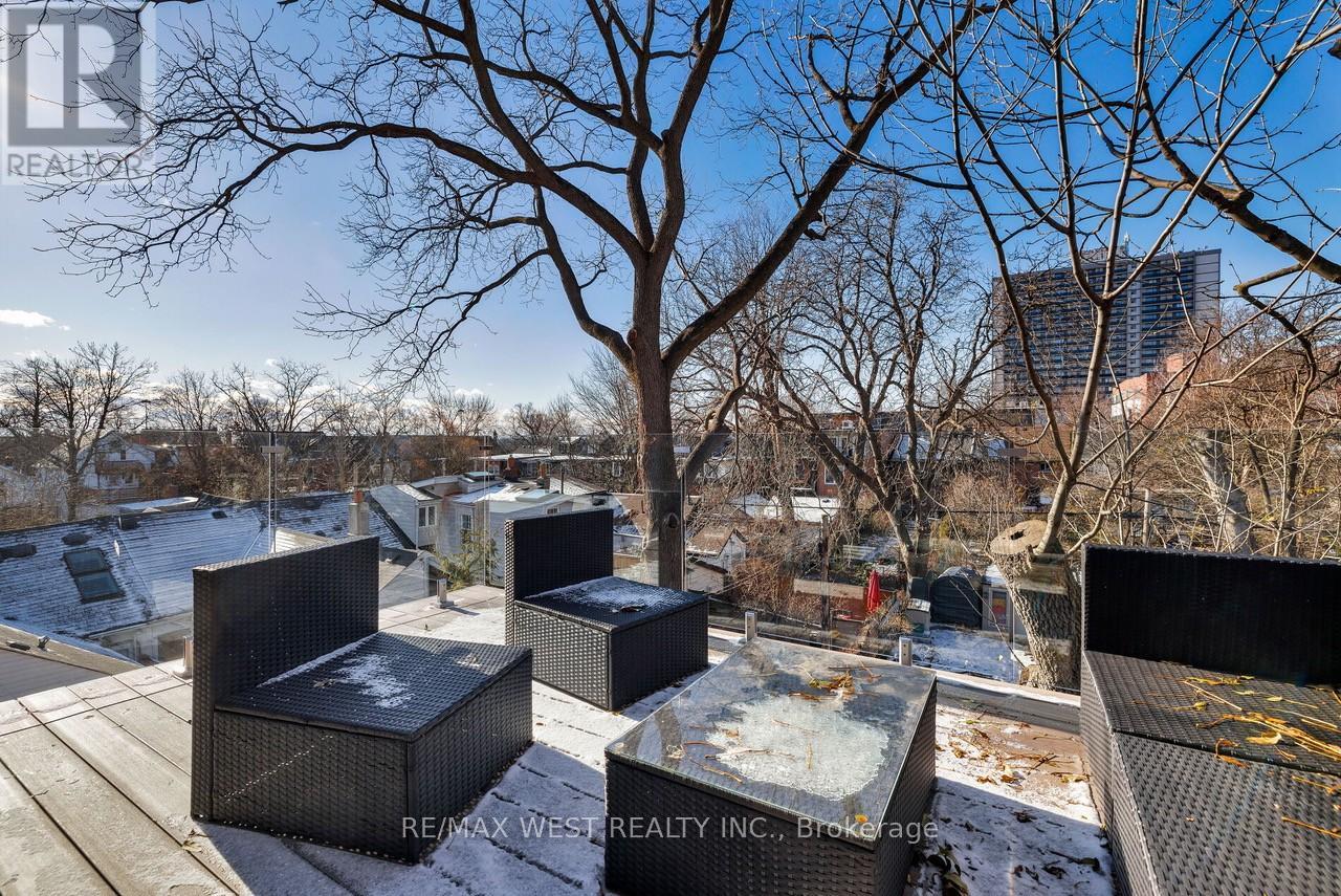 22 Cowan Avenue, Toronto, Ontario  M6K 2N4 - Photo 26 - W12611634