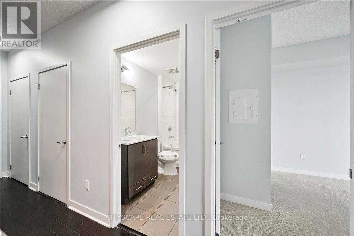 1410 - 365 Prince Of Wales Drive, Mississauga, Ontario L5B 0G6 - Photo 17 - W12611642