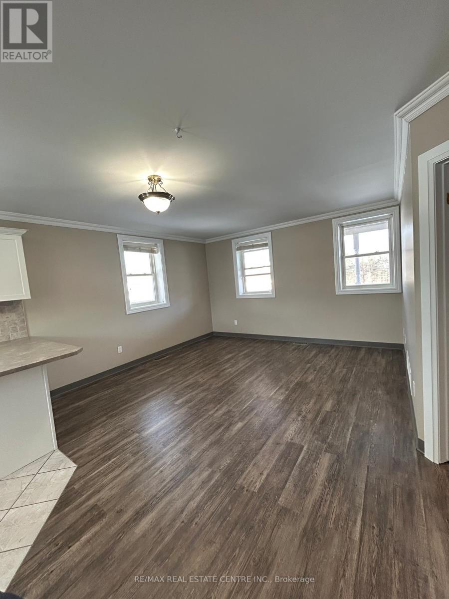 1587 Brock Road, Hamilton, Ontario  L9H 5E4 - Photo 4 - X12611598