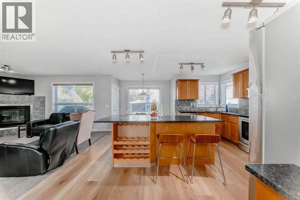 307 Panatella Court Nw, Calgary, Alberta  T3K 5Y1 - Photo 9 - A2272999