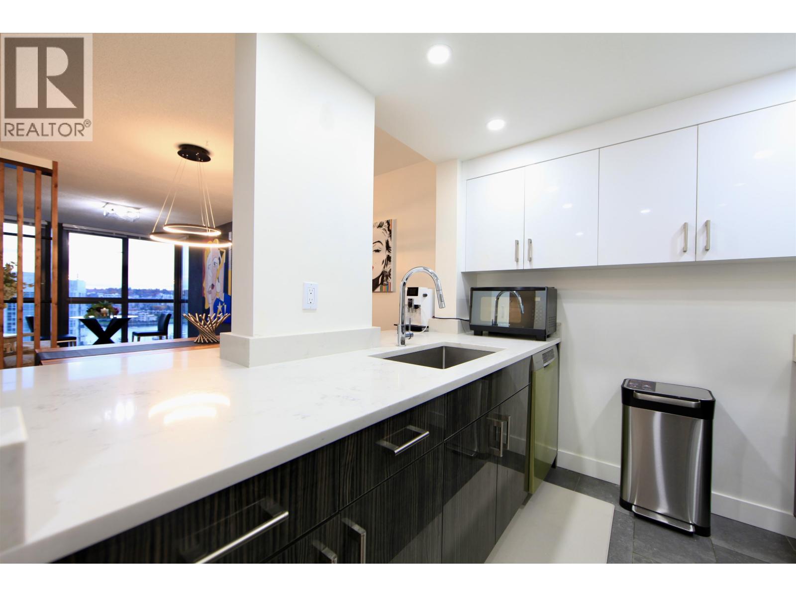 238 Alvin Narod Mews, Vancouver, British Columbia  V6B 5Z3 - Photo 4 - R3068569