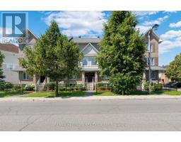 3 - 250 CRESTHAVEN DRIVE, Ottawa, Ontario