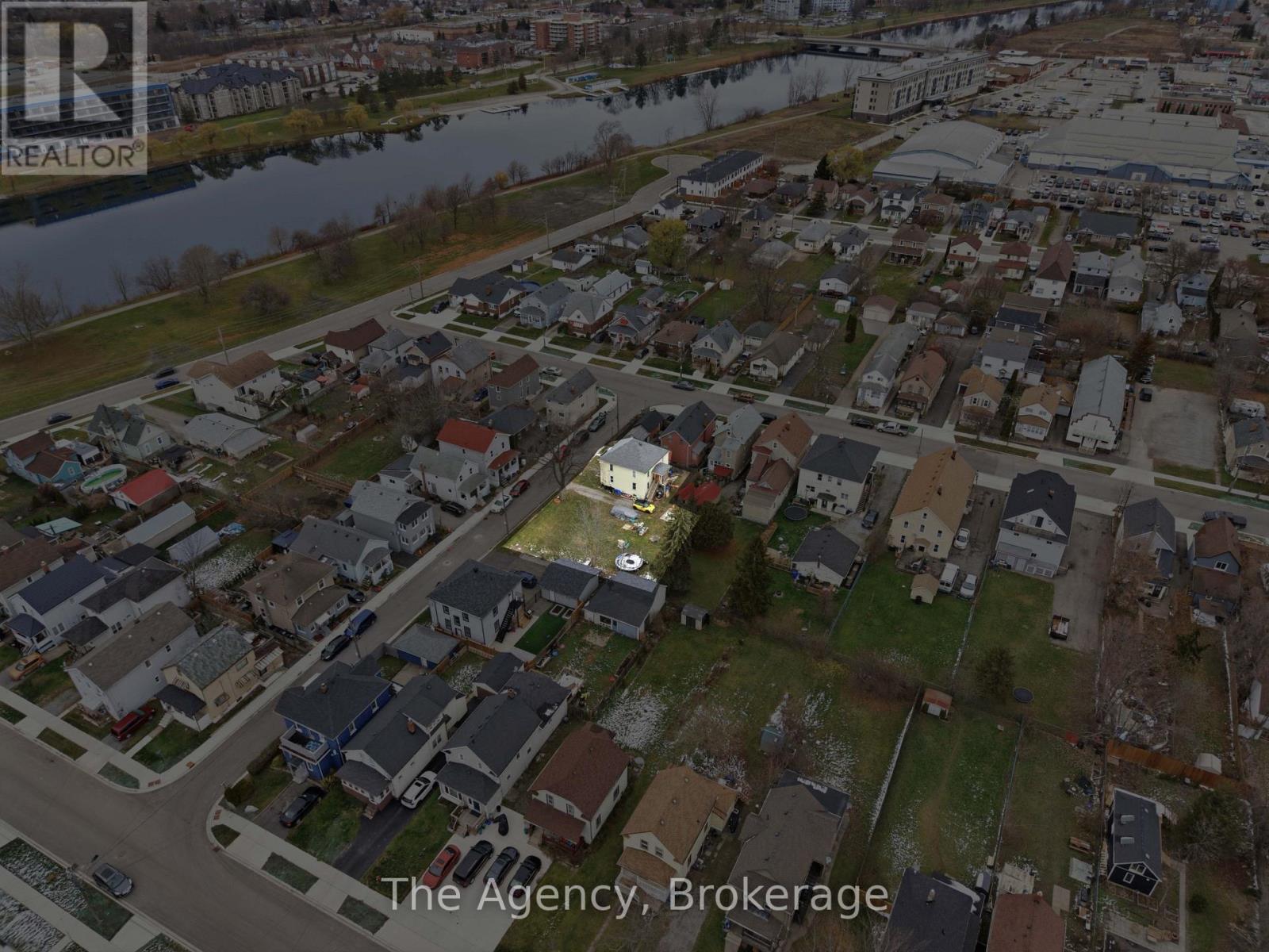 11 Patsy Avenue, Welland, Ontario  L3B 3M1 - Photo 10 - X12611646