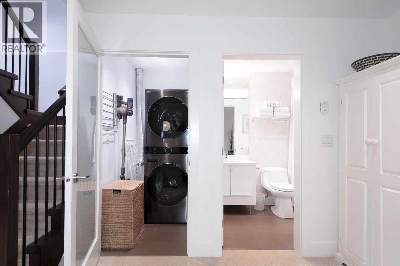 250 E 10th Street, North Vancouver, British Columbia  V7L 2E1 - Photo 31 - R3072914