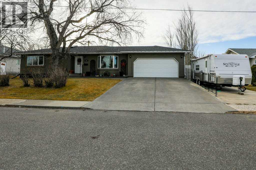 562 27 Street, Fort Macleod, Alberta