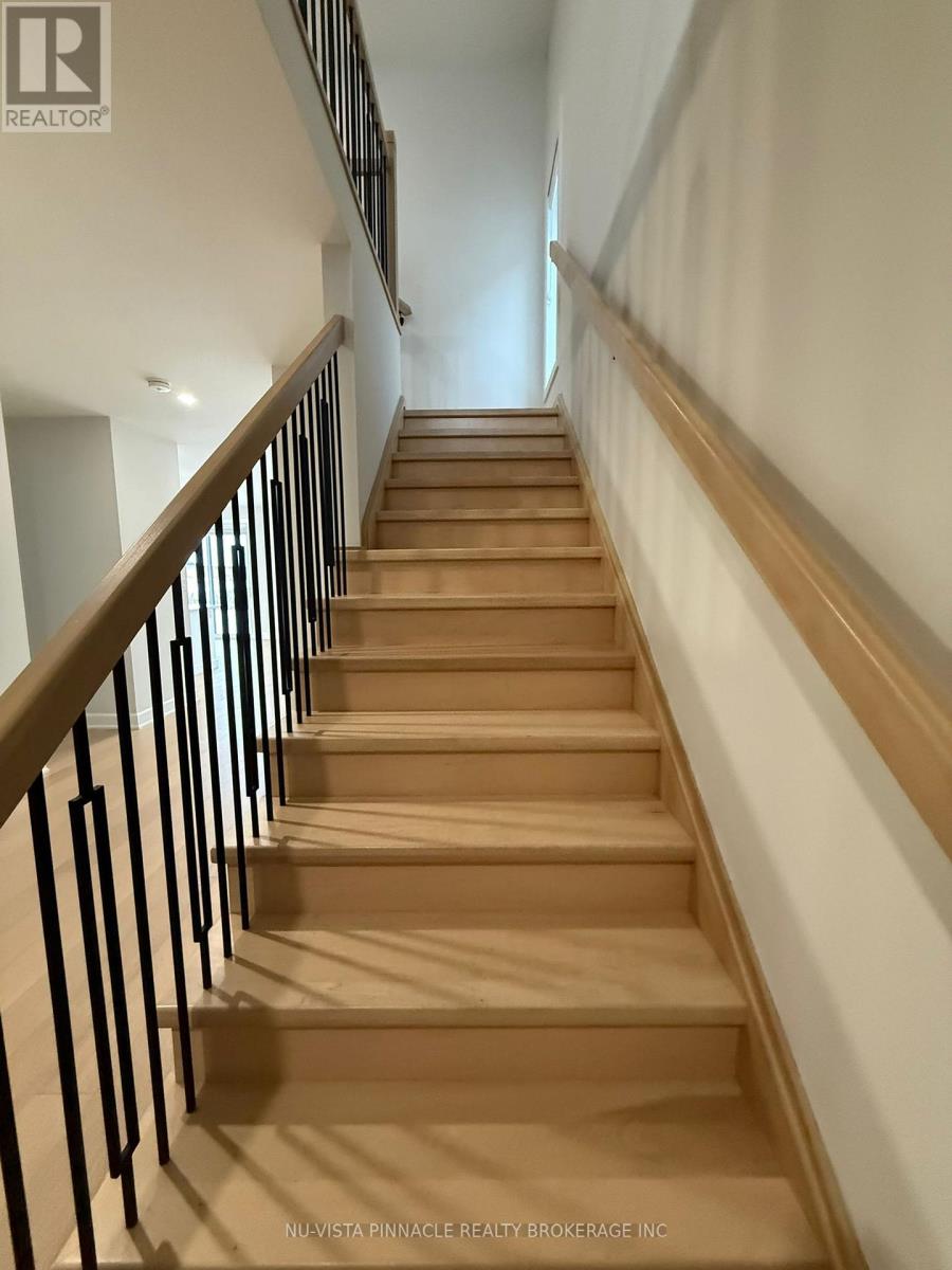 2596 Buroak Drive, London North, Ontario N6G 3X7 - Photo 11 - X12611666