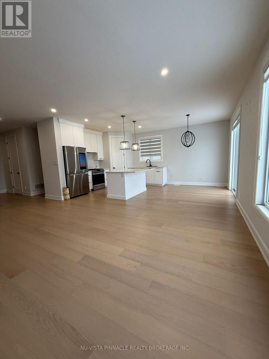 2596 Buroak Drive, London North, Ontario N6G 3X7 - Photo 3 - X12611666