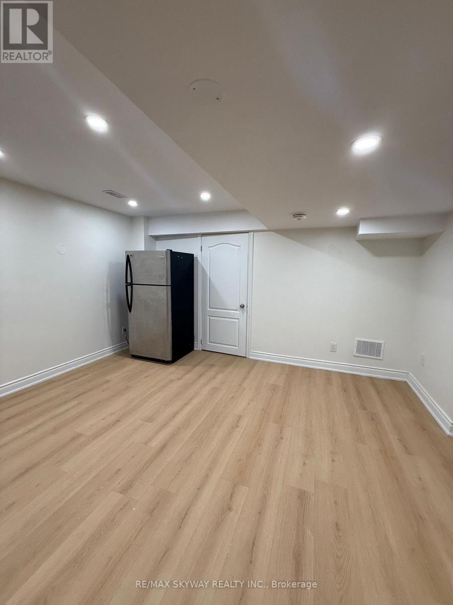 Bsmt - 22 Waterdale Road, Brampton, Ontario  L7A 1S3 - Photo 10 - W12611276